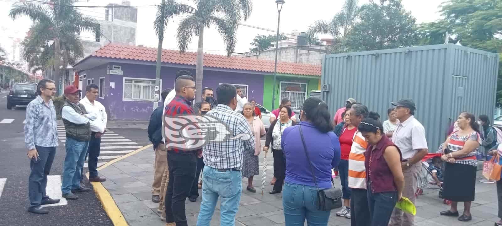 Ante El Palacio Municipal Protestan Por Desabasto De Agua En