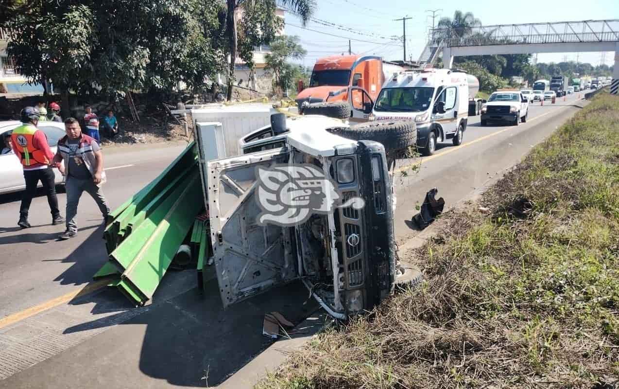 Volcadura En Autopista Orizaba C Rdoba Genera Movilizaci N