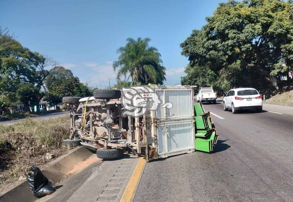 Volcadura En Autopista Orizaba C Rdoba Genera Movilizaci N