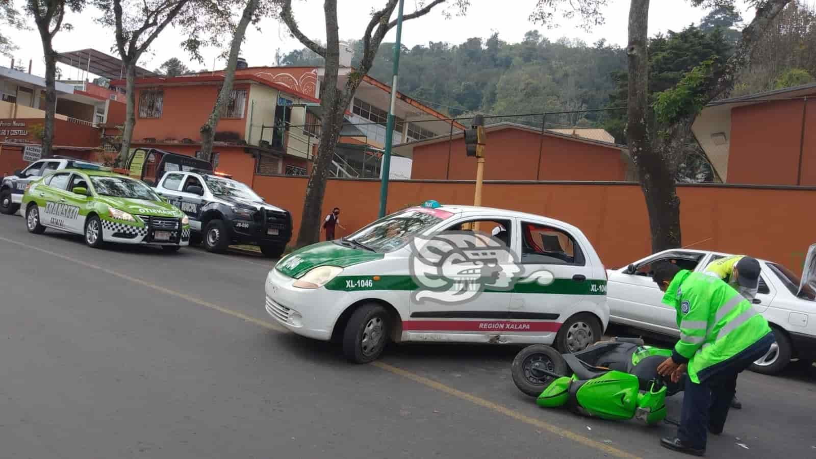 Motociclista Choca Contra Taxi En Avenida Miguel Alem N