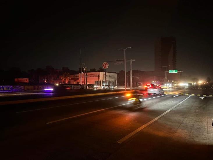 Falla transformador y deja sin luz a Boca del Río