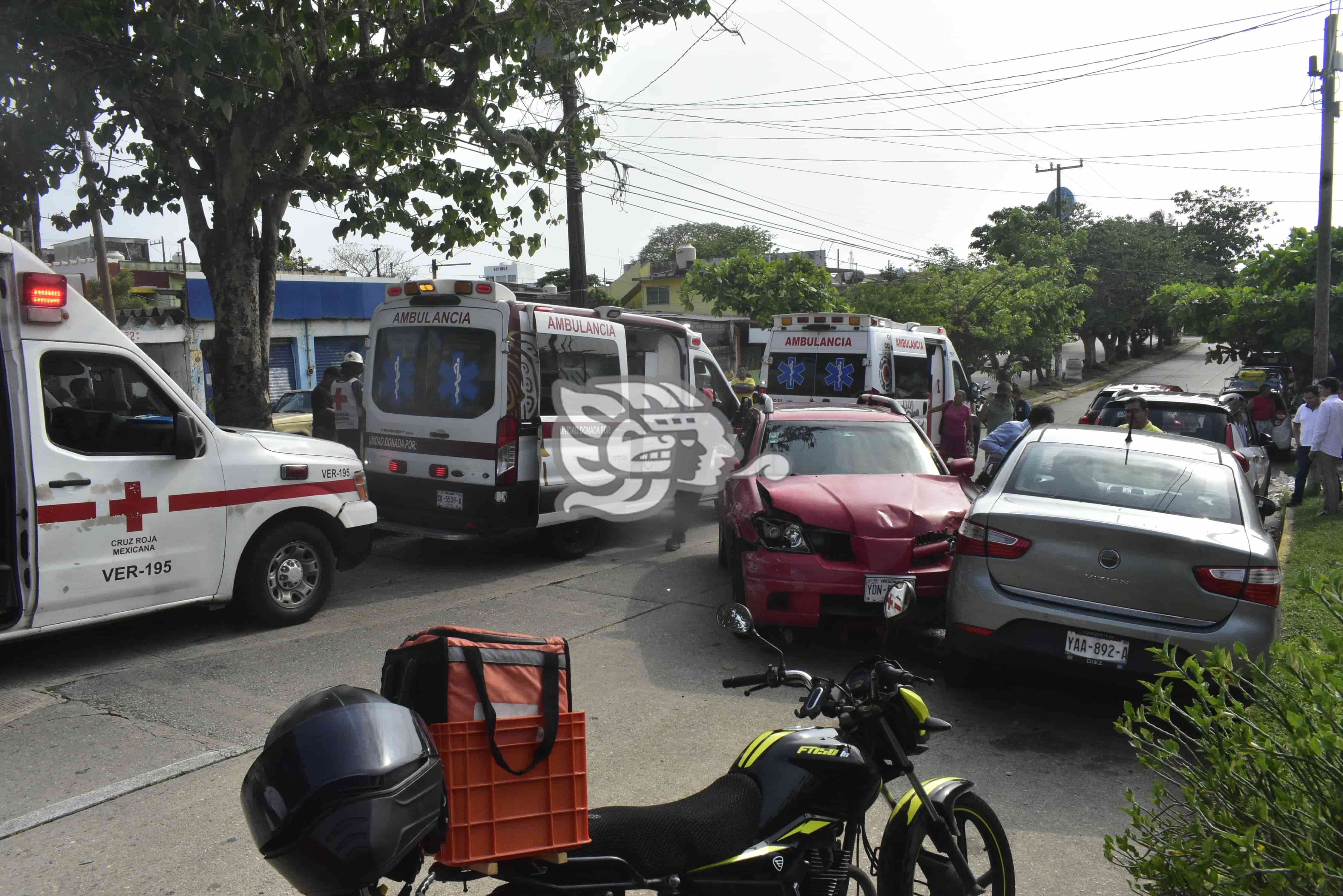 Imprudente Taxista Provoca Aparatoso Accidente En Coatza