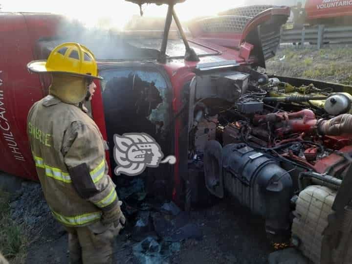 Vuelca Tr Iler En Autopista Puebla C Rdoba