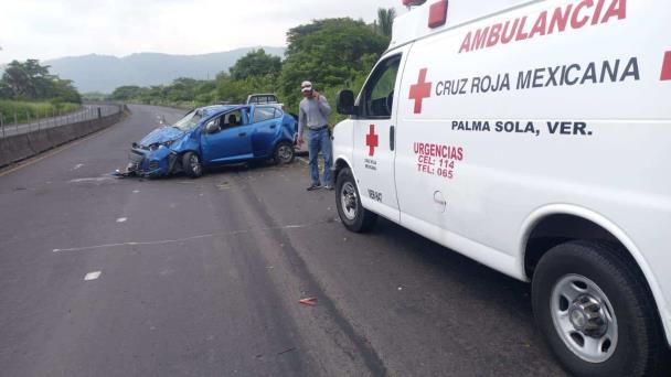 Mujer Estrella Su Autom Vil Contra Muro De Contenci N En Actopan