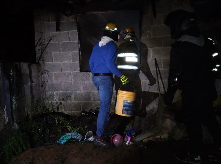 Incendio En Vivienda En La Colonia Plan De Ayala De Xalapa