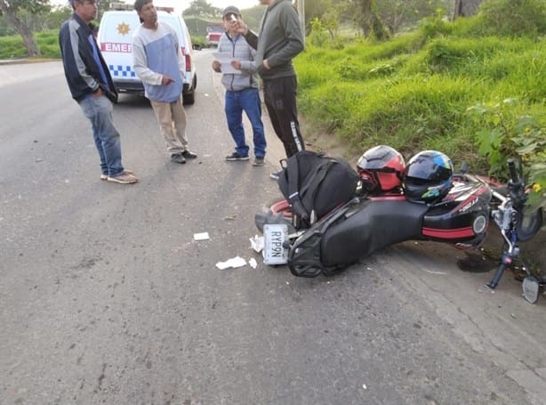 Pareja En Moto Es Arrollada Por Auto En Carretera Xalapa El Castillo