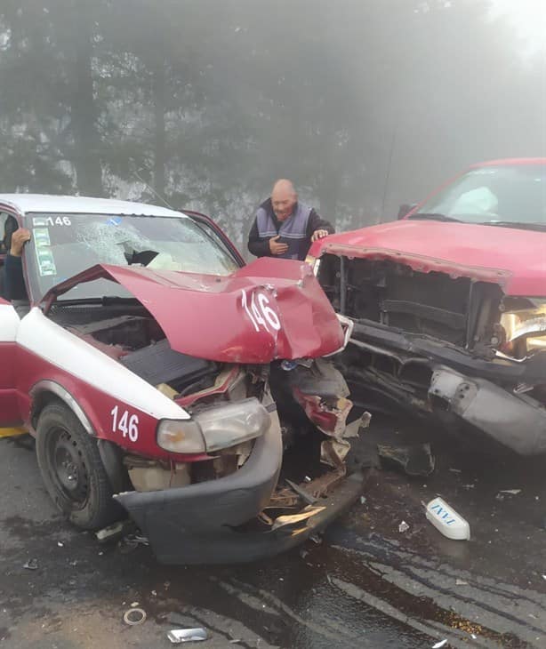 Aparatoso Choque Entre Taxi Y Camioneta En La Xalapa Perote Deja Dos