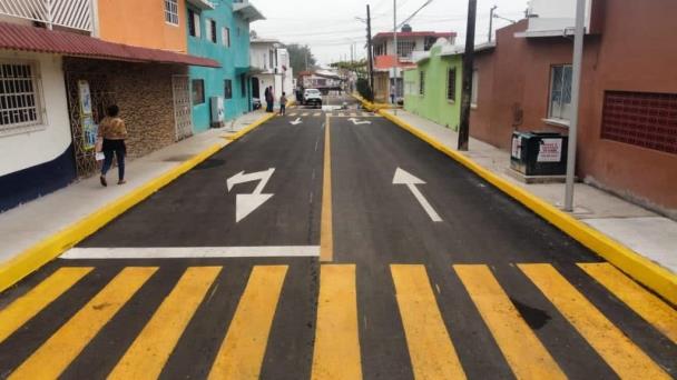 Inauguran obra de pavimentación en el fraccionamiento Los Volcanes en