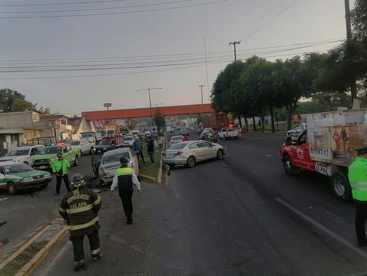 Accidente Vehicular En El Boulevard Xalapabanderilla Deja Tres Lesionados