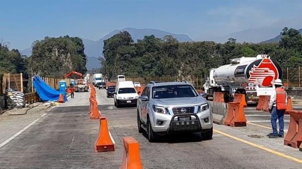 Reanudan trabajos en el Puente El Metlác cierran dos carriles en la