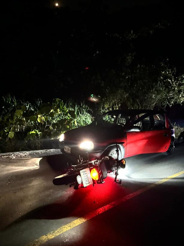 Se Estrella Motociclista Contra Auto En Carretera Mahuixtl N La Isleta