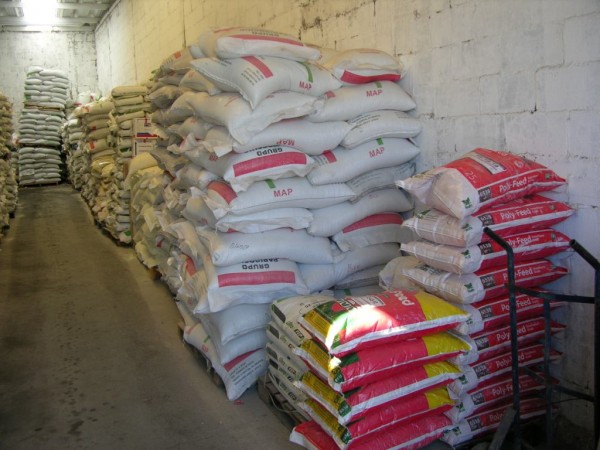 Gobierno garantiza entrega de fertilizantes gratuitos en todo el país