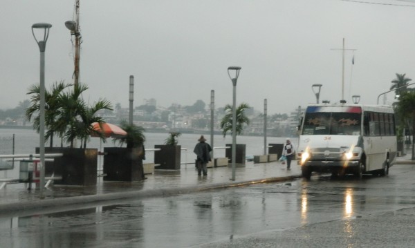 Imperan nieblas y lluvias  en Veracruz por FF 37; riesgo  de heladas