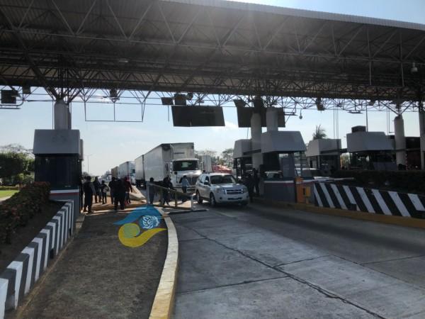 Hospitalizan a trailero en Acayucan por presunta sobredosis