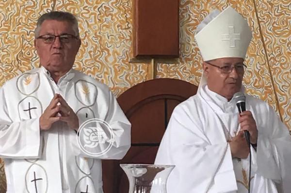 Padre Uriel Medina ofició su última misa en Coatzacoalcos