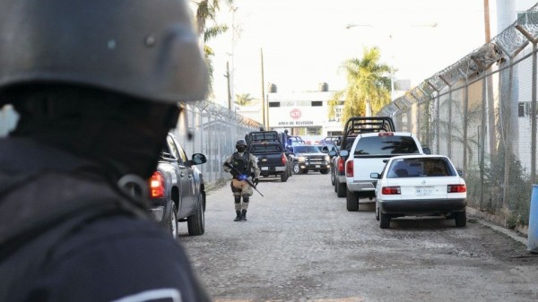 Cuatro de los 51 reos prófugos regresan a penal de Aguaruto