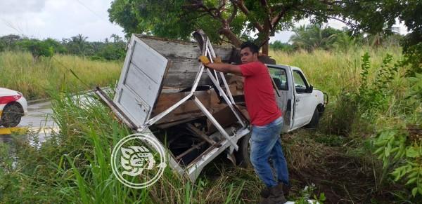 Repartidor se accidenta en la carretera Tonalá-Agua Dulce