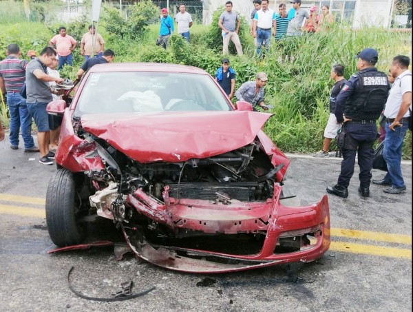 Accidente en carretera Poza Rica deja cuatro personas lesionadas