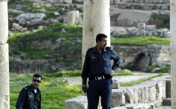 Apuñalan a tres turistas mexicanos en ruinas de Jordania 