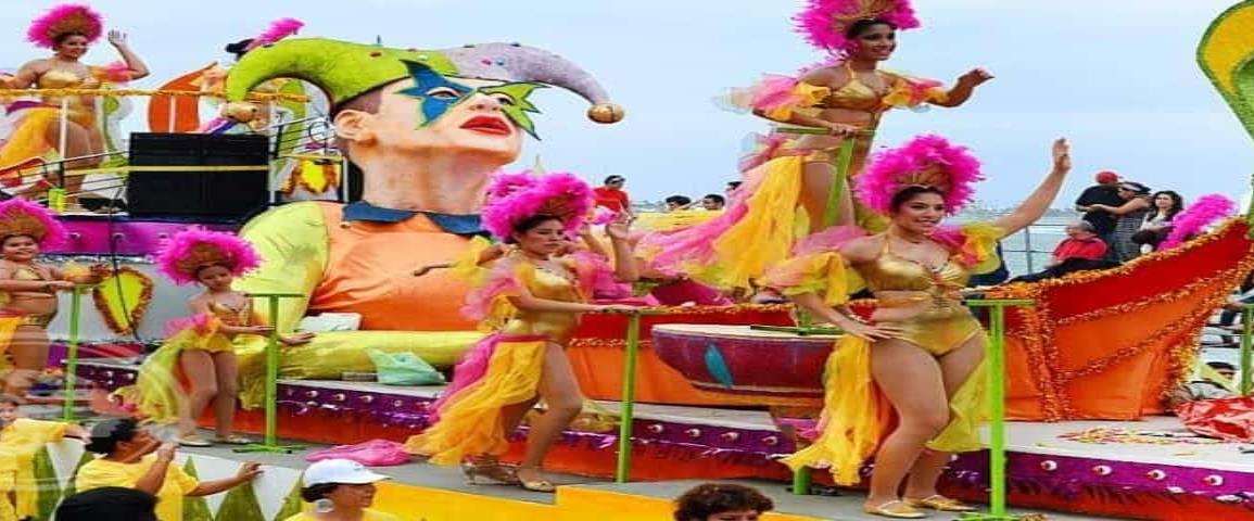 Delegaciones de Italia y Japón en el Carnaval 2020