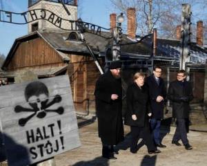 La canciller Merkel visita Auschwitz por primera vez