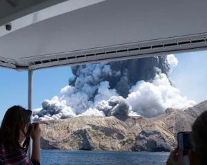 Nueva Zelanda: no habría más sobrevivientes en erupción de volcán