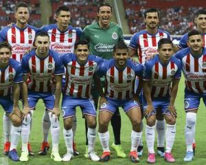Chivas pone a siete jugadores transferibles