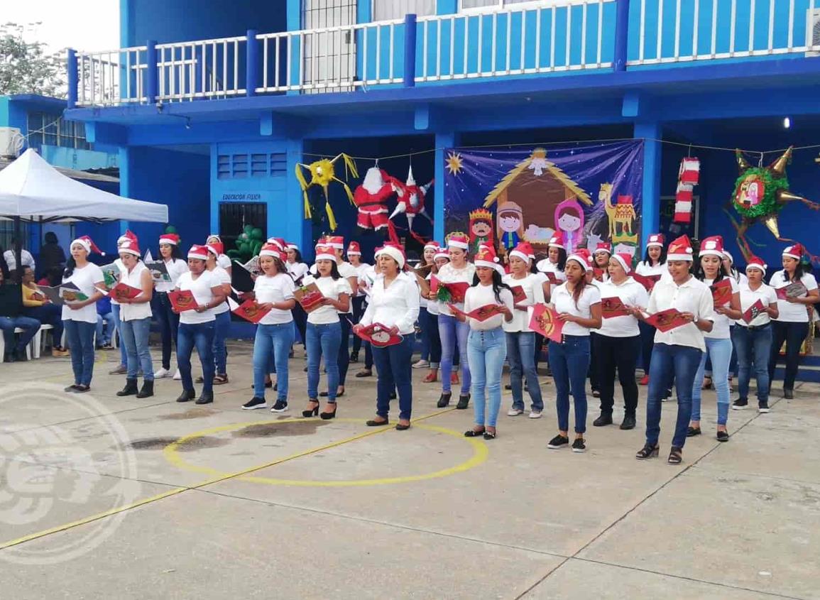 Primaria Francisco I. Madero celebró Festival Navideño