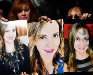 Interpol emite ficha roja para detener a ex esposo de Abril Pérez