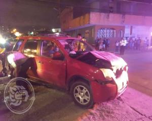 Fuerte accidente en la Guadalupe Victoria; dos heridos