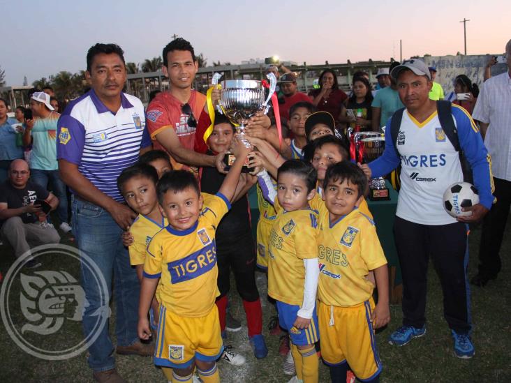 Vitorean a los campeones de la 9a. Copa Galgos Coatza 2020