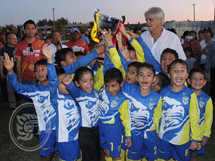 Vitorean a los campeones de la 9a. Copa Galgos Coatza 2020