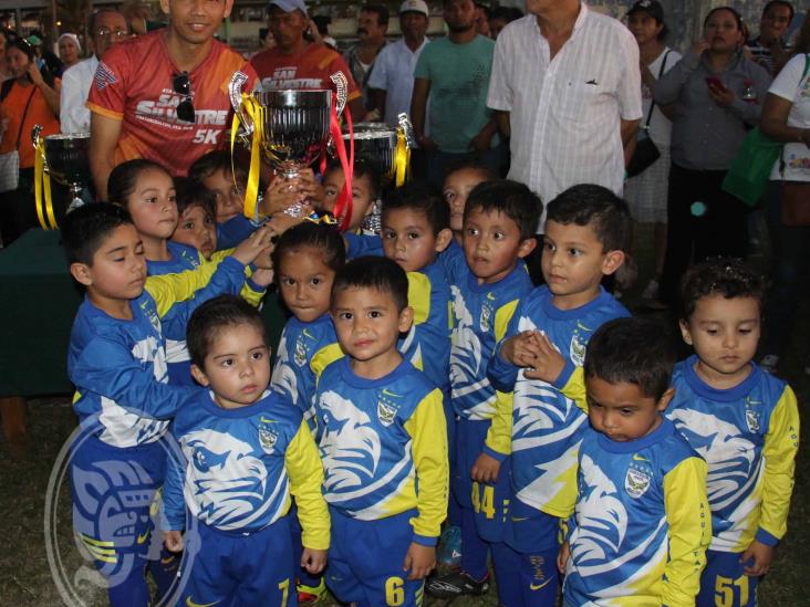 Vitorean a los campeones de la 9a. Copa Galgos Coatza 2020