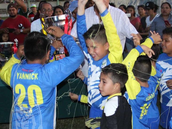 Vitorean a los campeones de la 9a. Copa Galgos Coatza 2020