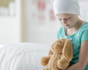 Quimioterapias para niños será por ley; suman 124 mil firmas