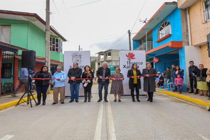 Llega desarrollo social a colonia Moctezuma, en Xalapa