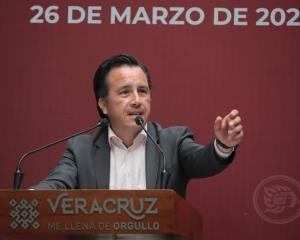 Veracruz disminuye labores; llama a no salir ante Jornada de Sana Distancia