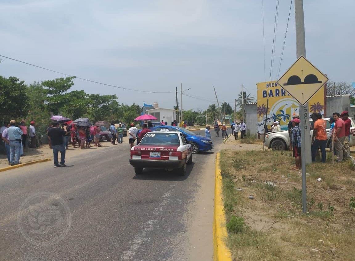 Pobladores de Barrillas bloquean el acceso a la comunidad