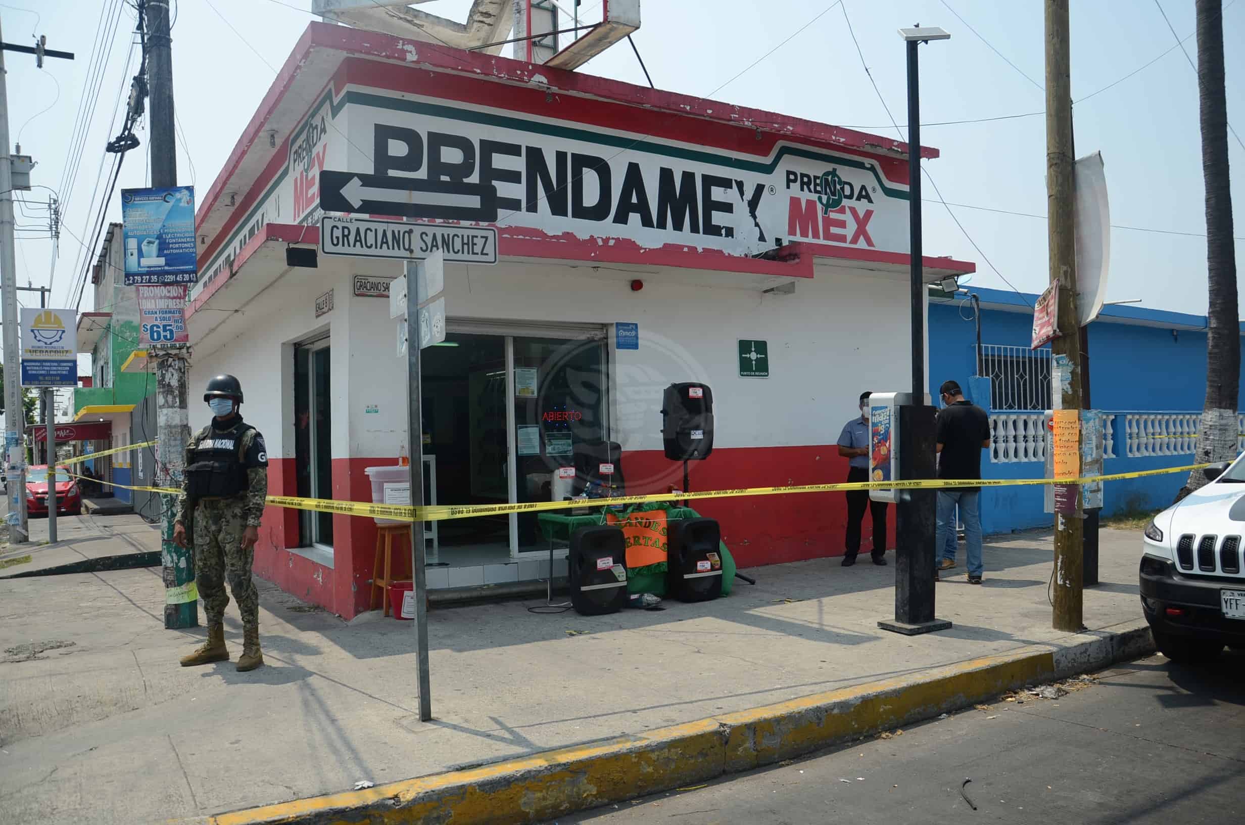 Asaltan sujetos armados casa de empeños Prendamex en Veracruz