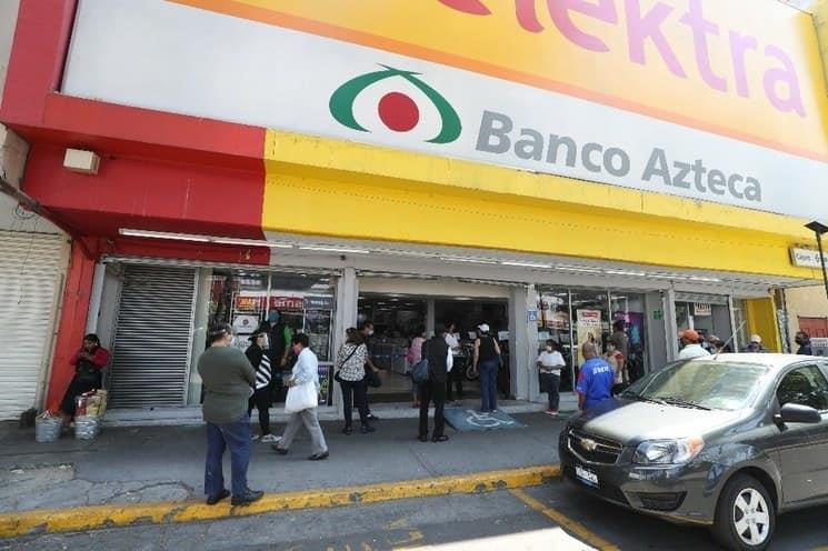 Ahora acusan a Banco Azteca de vaciar ahorros de persona con discapacidad