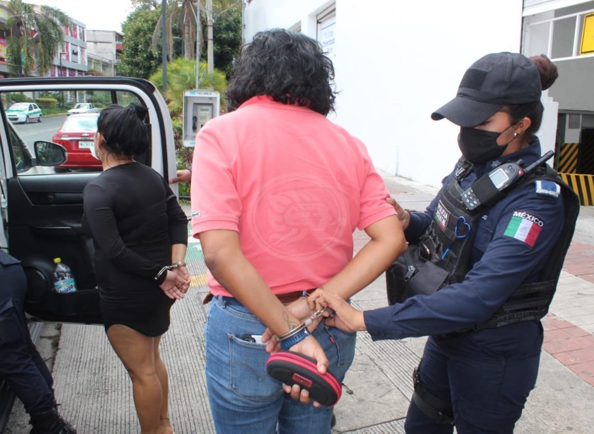 Detienen a presuntas defraudadoras en calles de Xalapa