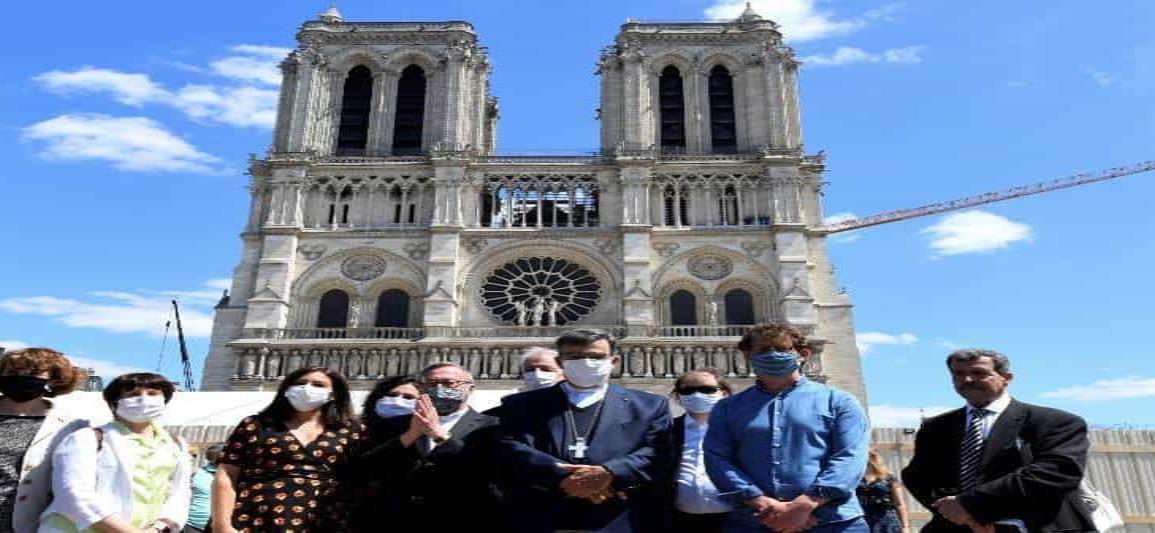 Reabren explanada de Notre-Dame en París tras incendio de 2019
