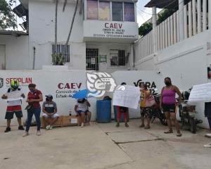 Manifestación en CAEV de Nanchital; llevan 25 días sin agua