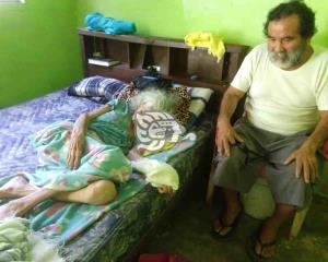Minatitleco deja sin pensión a su madre de 92 años