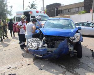 Un lesionado tras aparatoso accidente en Coatzacoalcos