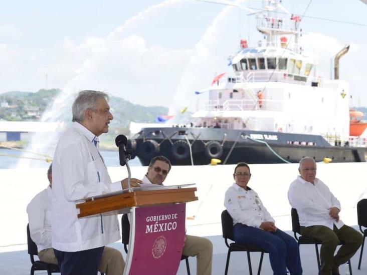 AMLO anuncia nombramientos en su visita al puerto de Salina Cruz