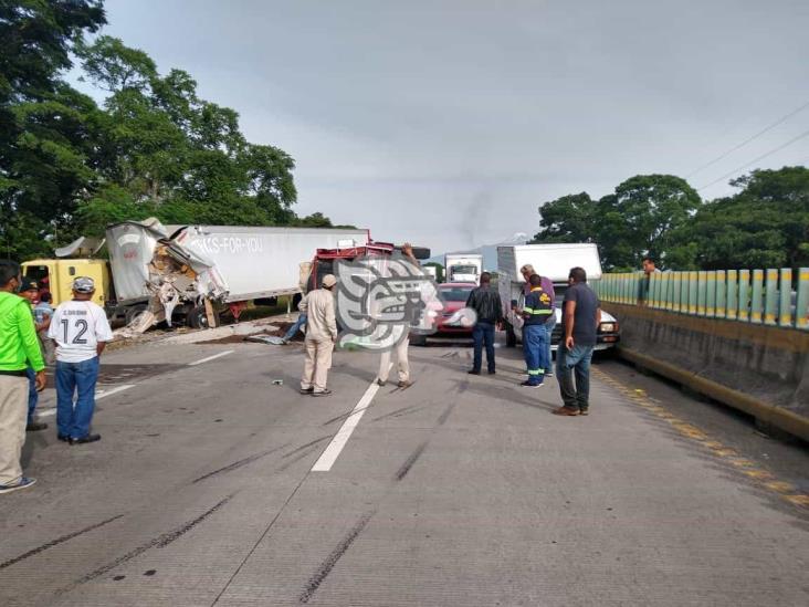 Accidente en la Córdoba-Veracruz deja 200 mil pesos en daños materiales