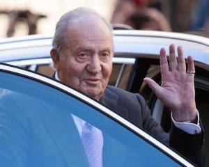 Juan Carlos I, sospechoso de corrupción, se va de España