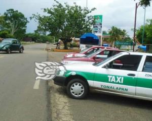 Taxistas y Mixto Rural forman un frente para evitar pirataje en Mecayapan
