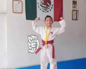 Dylan Castro Ríos es digno campeón en torneo virtual de Karate